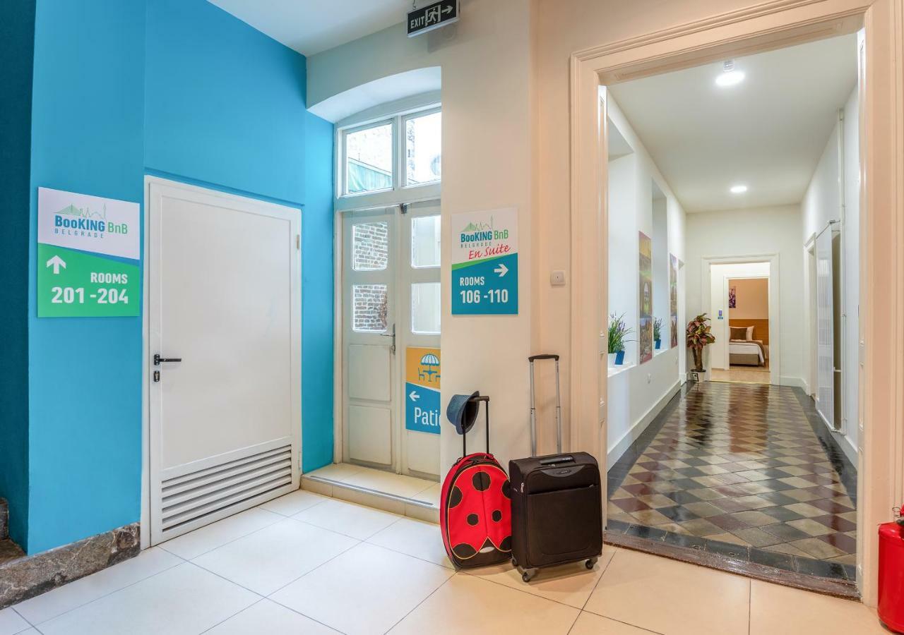 Booking En Suite Белград Екстериор снимка